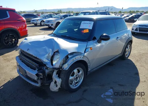 2010 Mini Cooper из США, поврежденный, VIN WMWMF3C50ATU79123